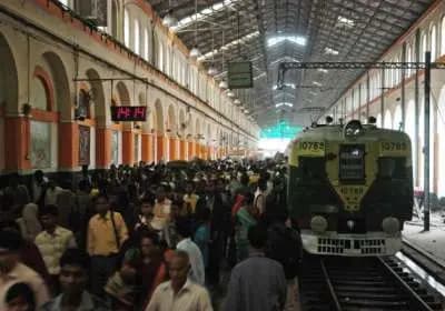 local train services start in howrah and sealdah section