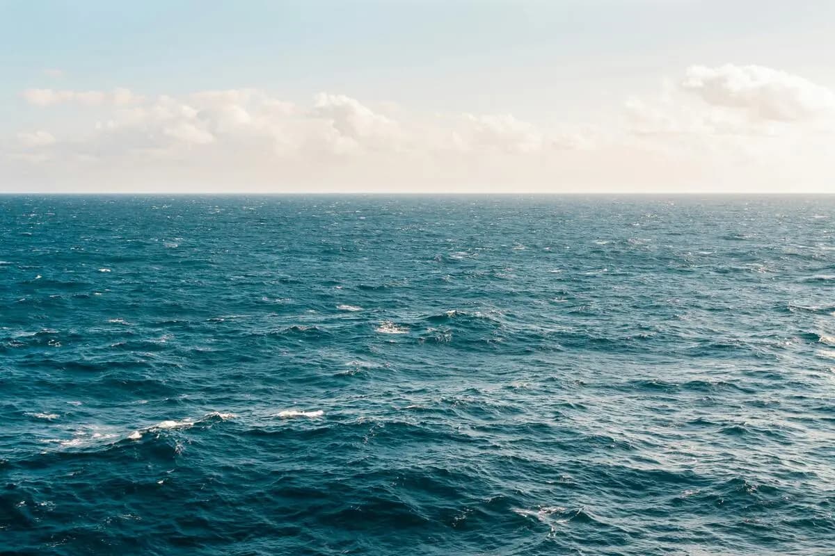 scientists invent plastic that can dissolve in seawater_gnr