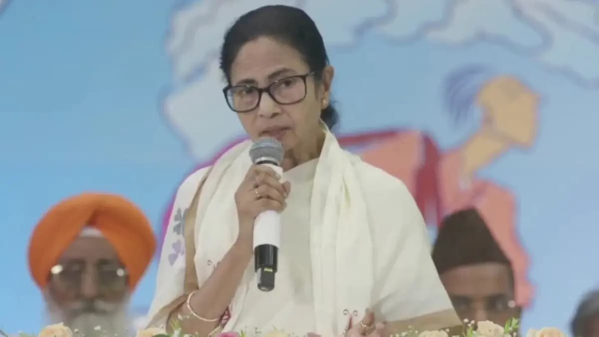 CM Mamata banerjee announced one lakh 10 thousand rupees donation to each Durga Puja Committee