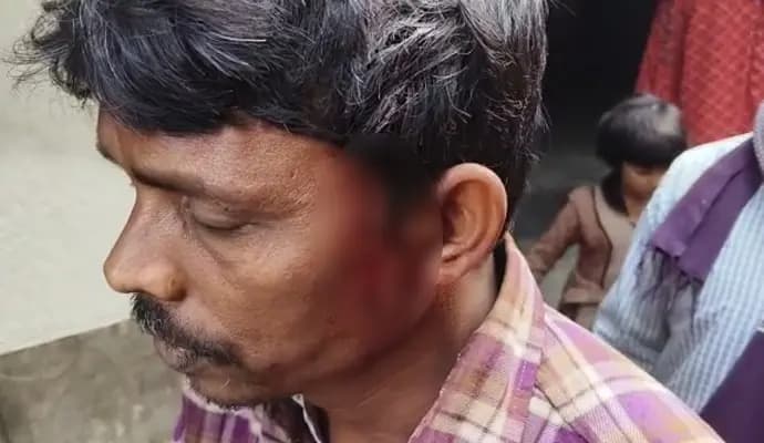 bombing in murshidabad, two injured