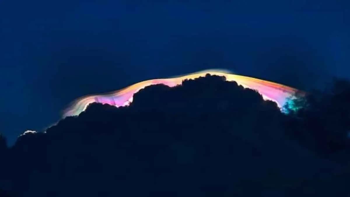 Mystery lights paint Bengaluru sky pink, yellow and green, know the reason gnr