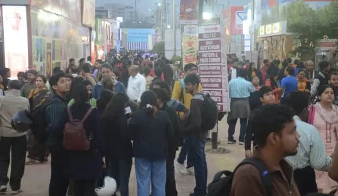 Crowd Continues at Kolkata Book Fair on the before last day