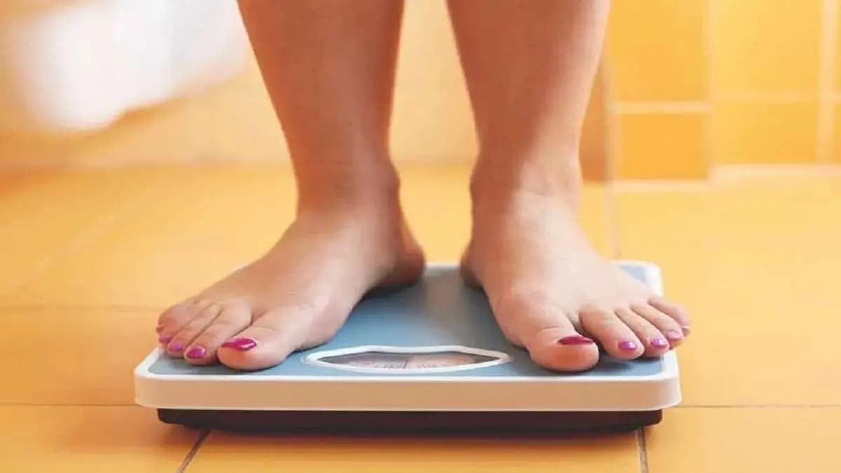 How to control weight and stay healthy during Durga Puja 2025