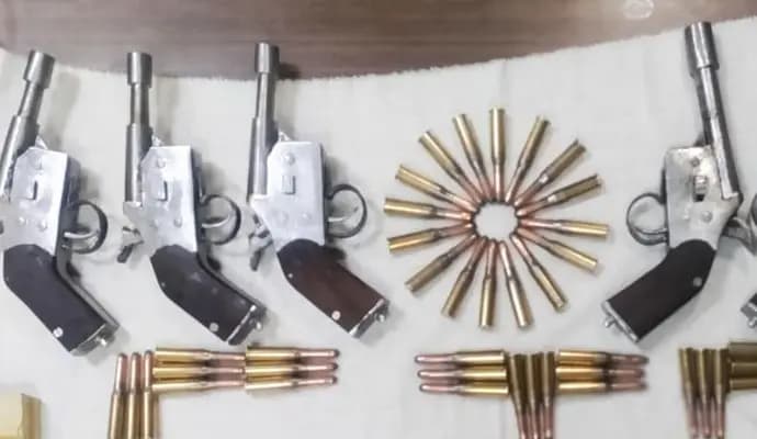arms recovered from bowbazar area, one arrest