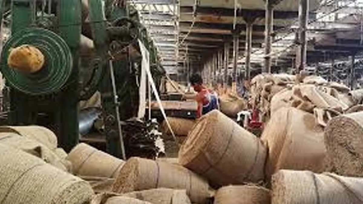 lock out notice in a jute mill of howrah gnr
