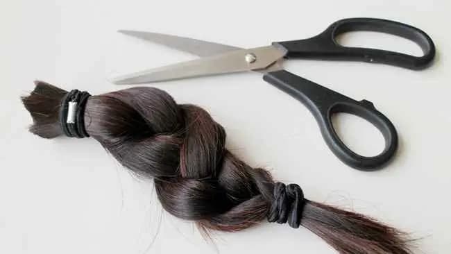 Woman Goes To Parlour To Get Eyebrows Done Husband Cuts Her Braid