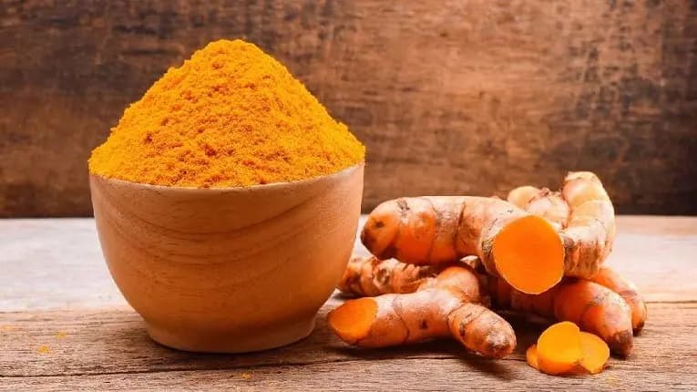can eating raw turmeric is really beneficial know the side effects of excessive quantity of it  lif