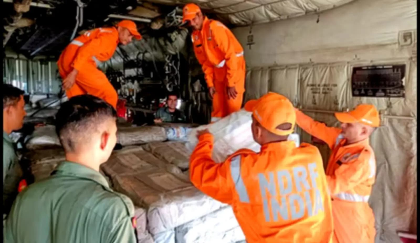 India sends relief materials for  Nepal