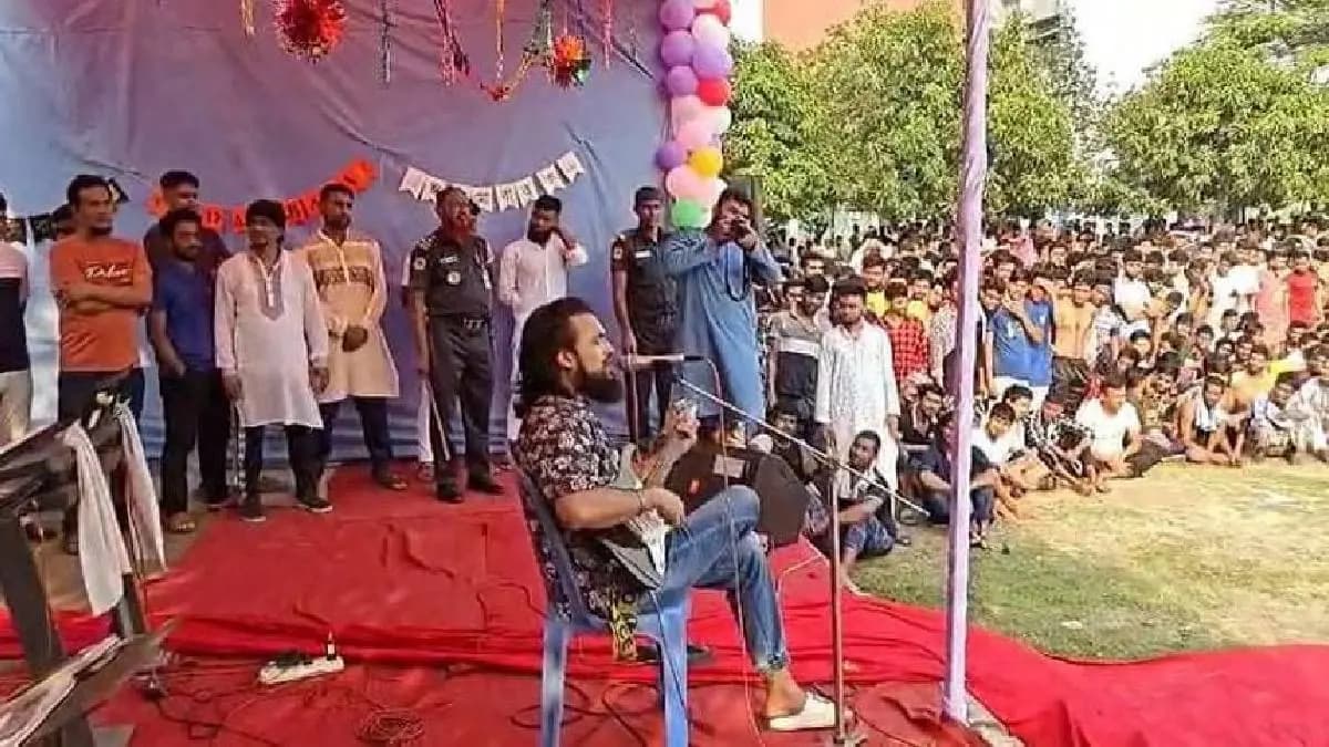 Nobel Sings on Eid from Jail Moves prisoners to Tears