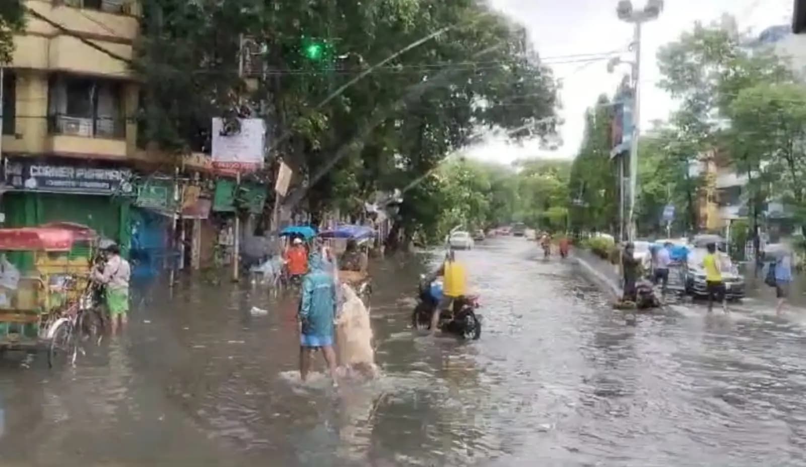 Extreme heavy rainfall alert in kolkata and south bengal