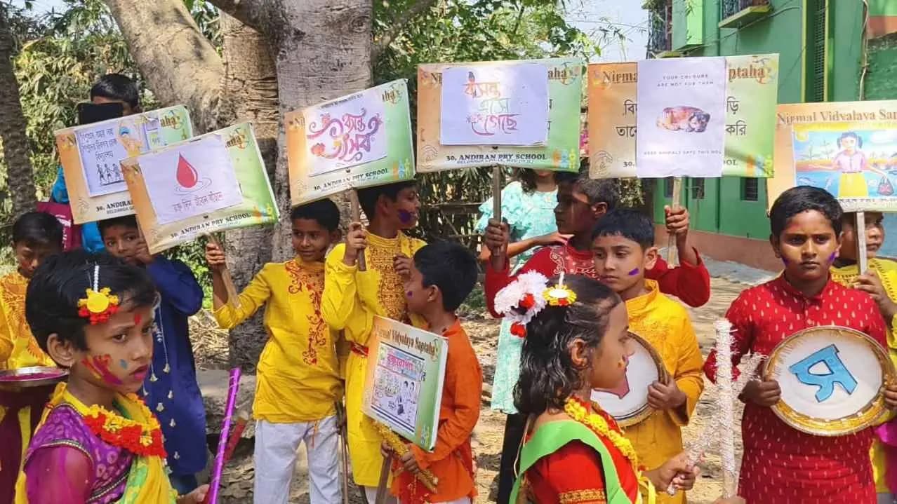 Dont give colors to stray Dogs Children messages to villagers In Murshidabad