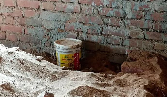 Bomb rescued from murshidabad
