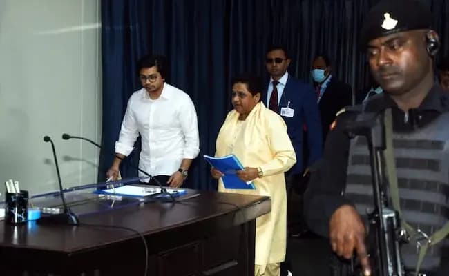 Mayawati Names Nephew, Political Successor