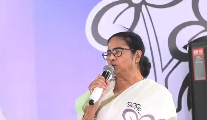 Mamata Banerjee slams amit shah Narendra modi at balurghat