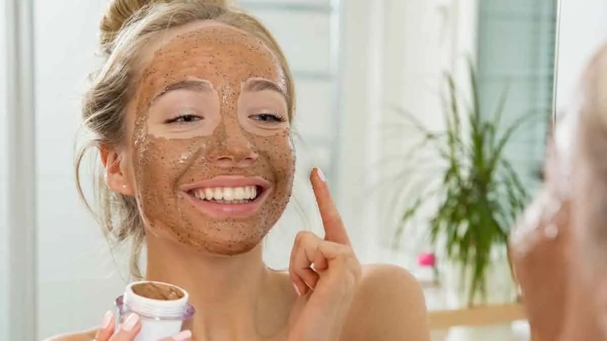 This home made natural turmaric face pack make your skin tone bright and fair within seven days lif