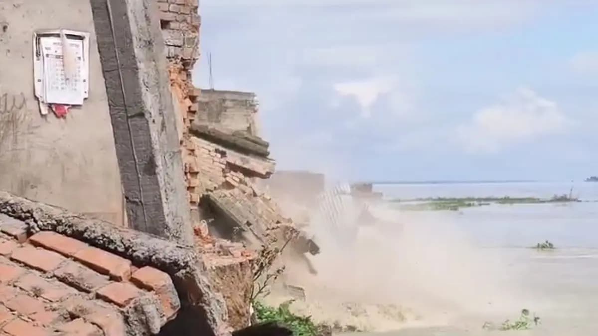 houses collapsed residents are leaving the area in fear gnr