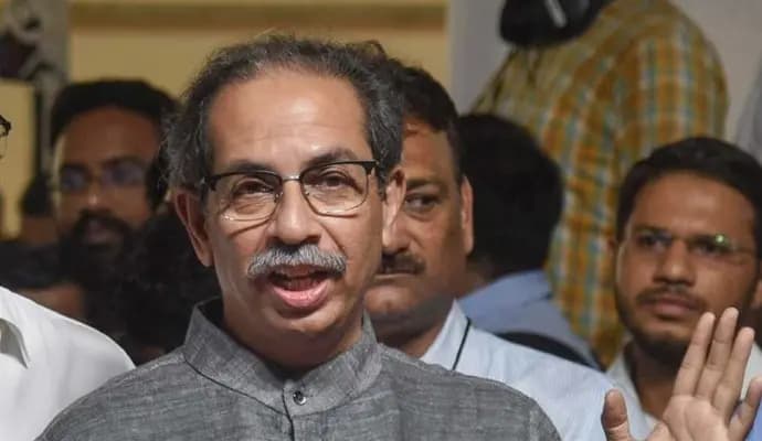 লোকসভা ভোটে ভাল ফল করেছে শিব সেনা। এবার তাঁদের টার্গেট মহারাষ্ট্র বিধানসভা নির্বাচন। জানা গিয়েছে ২৮৮ আসনে ১১৫ থেকে ১২৫ টি আসনে লড়াই করবে শিব সেনা। মহা বিকাশ আগাডির সঙ্গে জোট করে বিধানসভা ভোটে লড়াই করবে উদ্ধব শিবির।