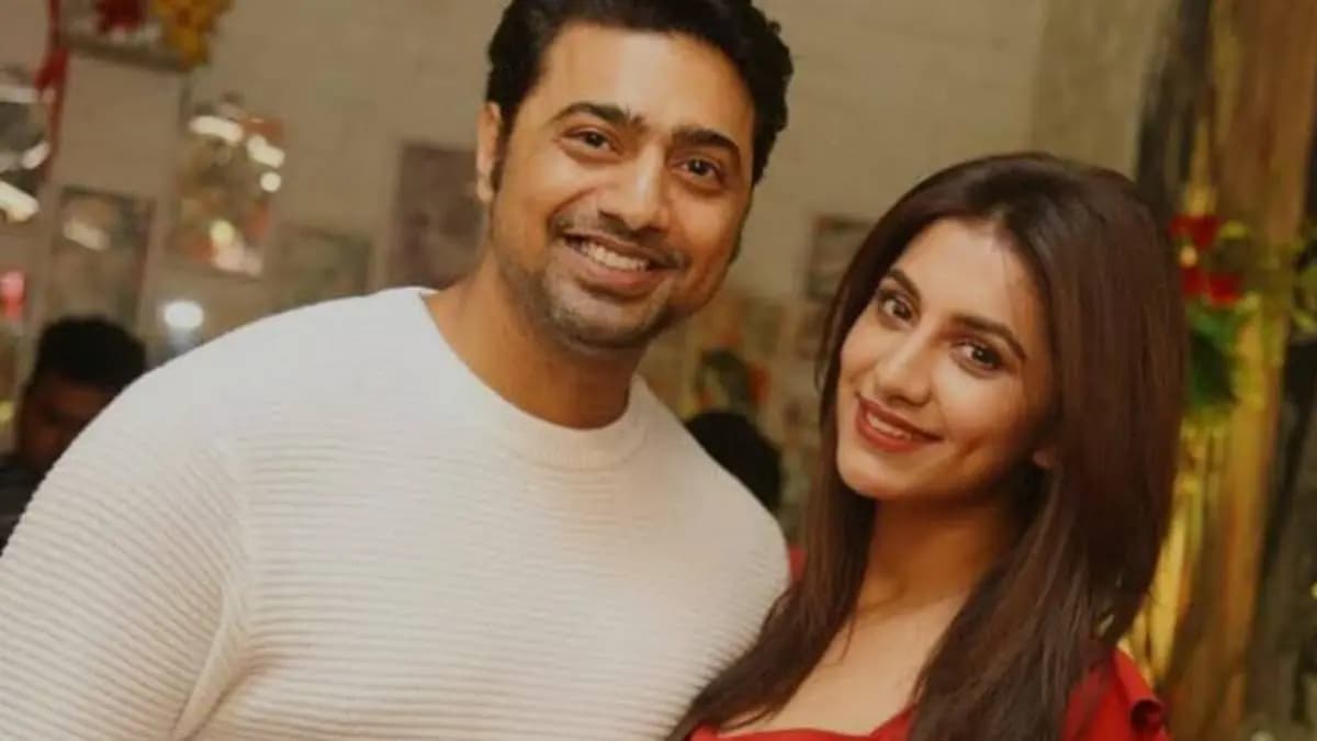 Kiff 2024 Actor dev and rukmini maitra came together at 30th Kolkata international film festival after actress unfollows him ent
