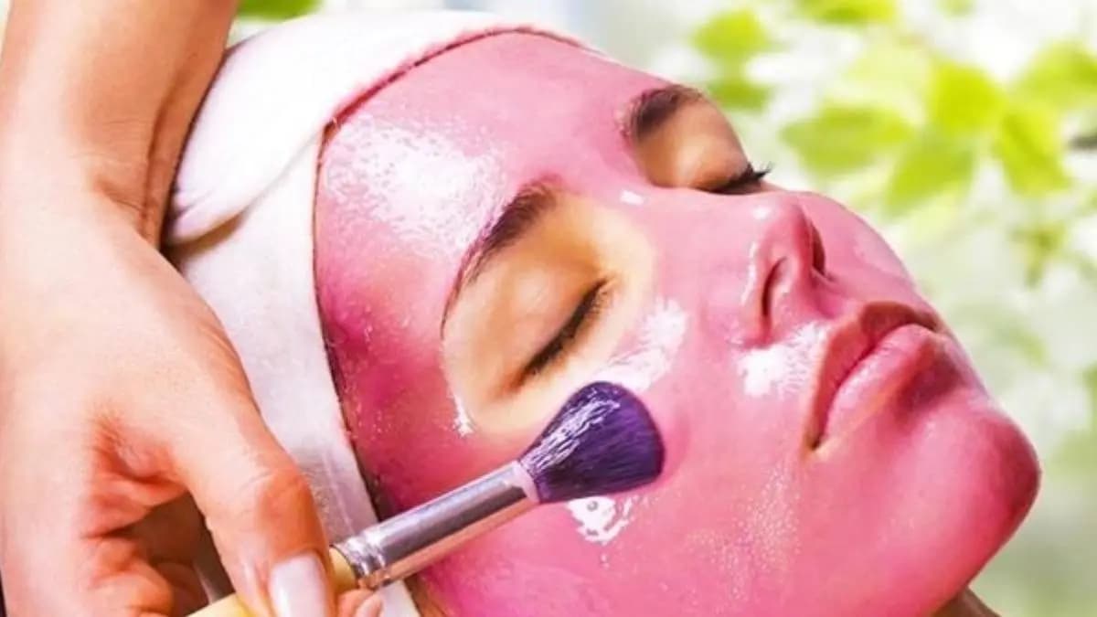  these beetroot face pack helps to reduce tan and will give spotless skin within 15 minutes lif
