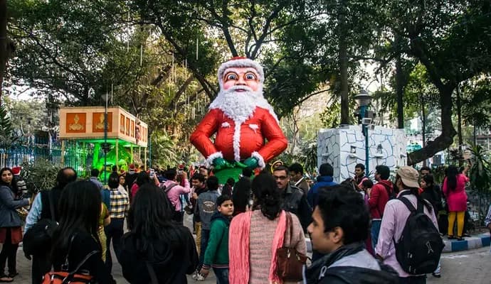 Pleasant weather as mercury dips in Kolkata on Christmas