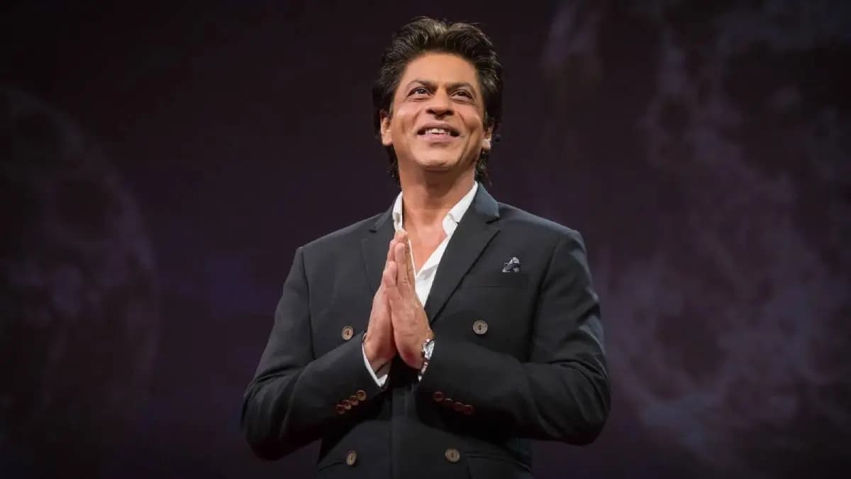 Shah Rukh Khan Wins His First National Film Award for Jawaan at 71st National Awards