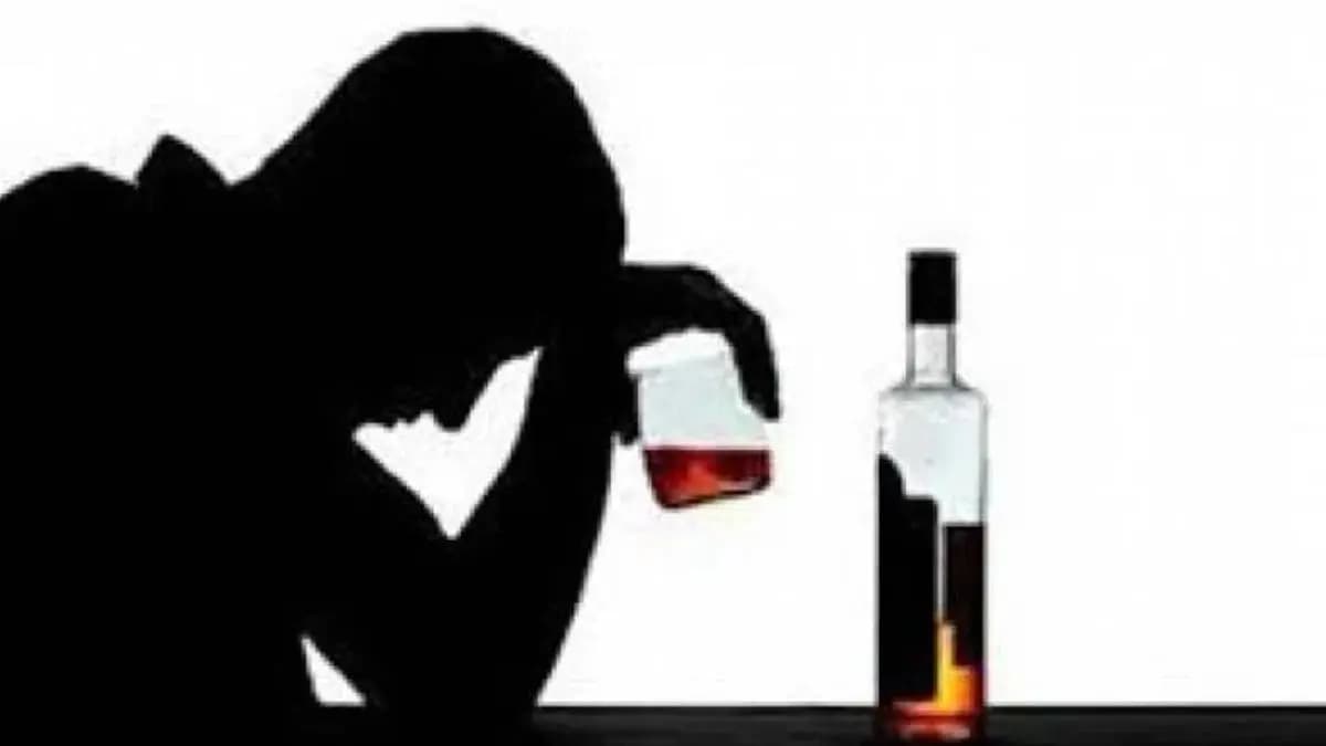Old man mistakenly cosumes dettol instead of alchohol