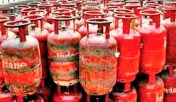 commercial lpg gas cylinder rate hike