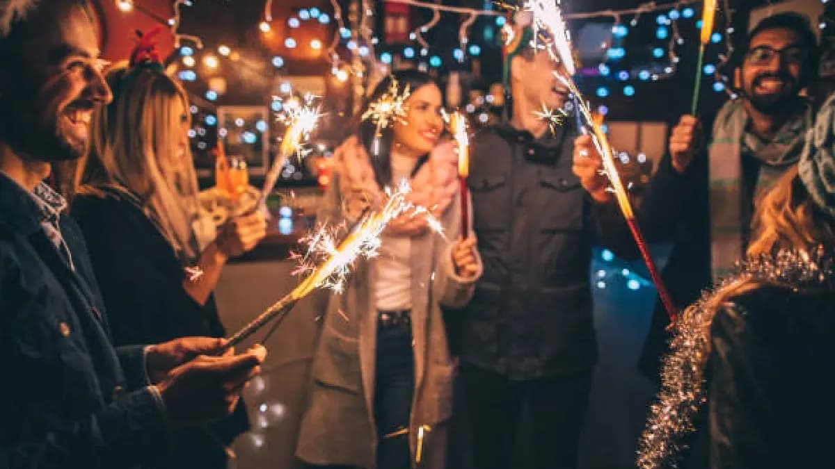 New Years Eve celebration Security Up In Delhi kolkata Gurugram Watch On Celebrations Drunk Driving gnr 