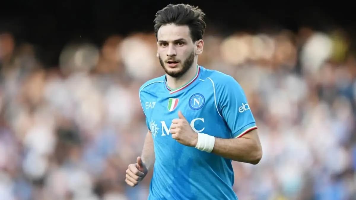 PSG announce big-money signing of Khvicha Kvaratskhelia from Napoli spt