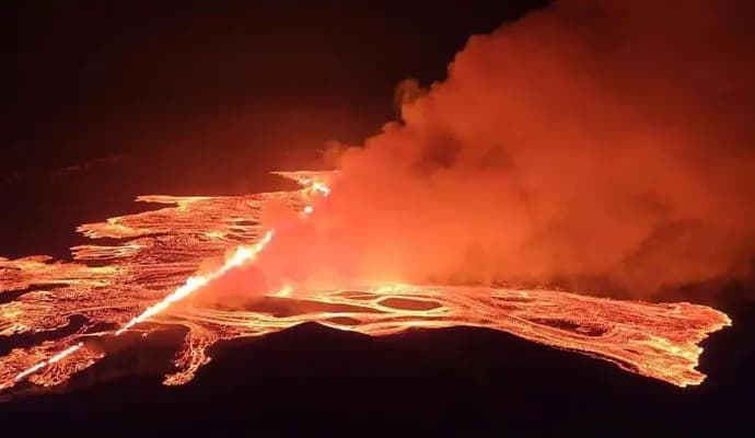 Iceland violent volcanic flare-up triggers state of emergency