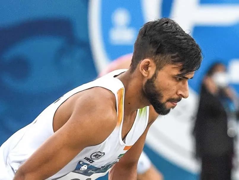 Praveen Kumar Wins Gold In Mens T64 High Jump spt