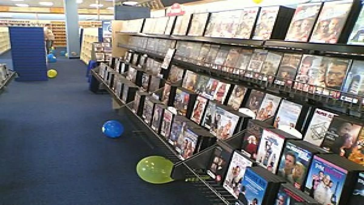 Owner Of Americas Oldest DVD Rental Store Shares Why His Business Is Still Going Strong