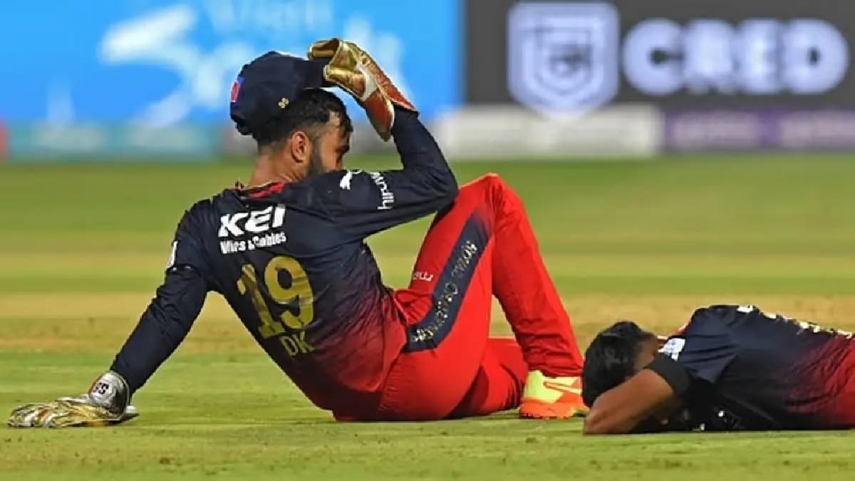 Dinesh Karthik sad to see Mohammed Siraj go but explains why RCB didn't use RTM for him spt