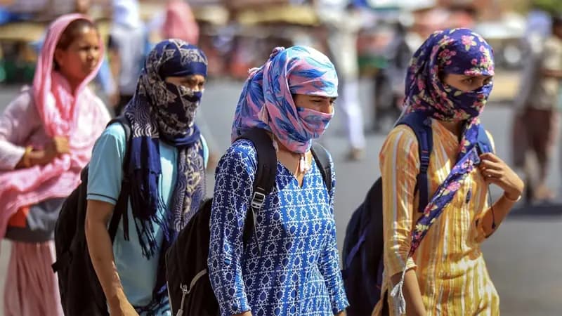 IMD Weather Forecast Delhi NCR to sizzle at 42 Degree Heatwave Warning For Next Six Days in Eight States