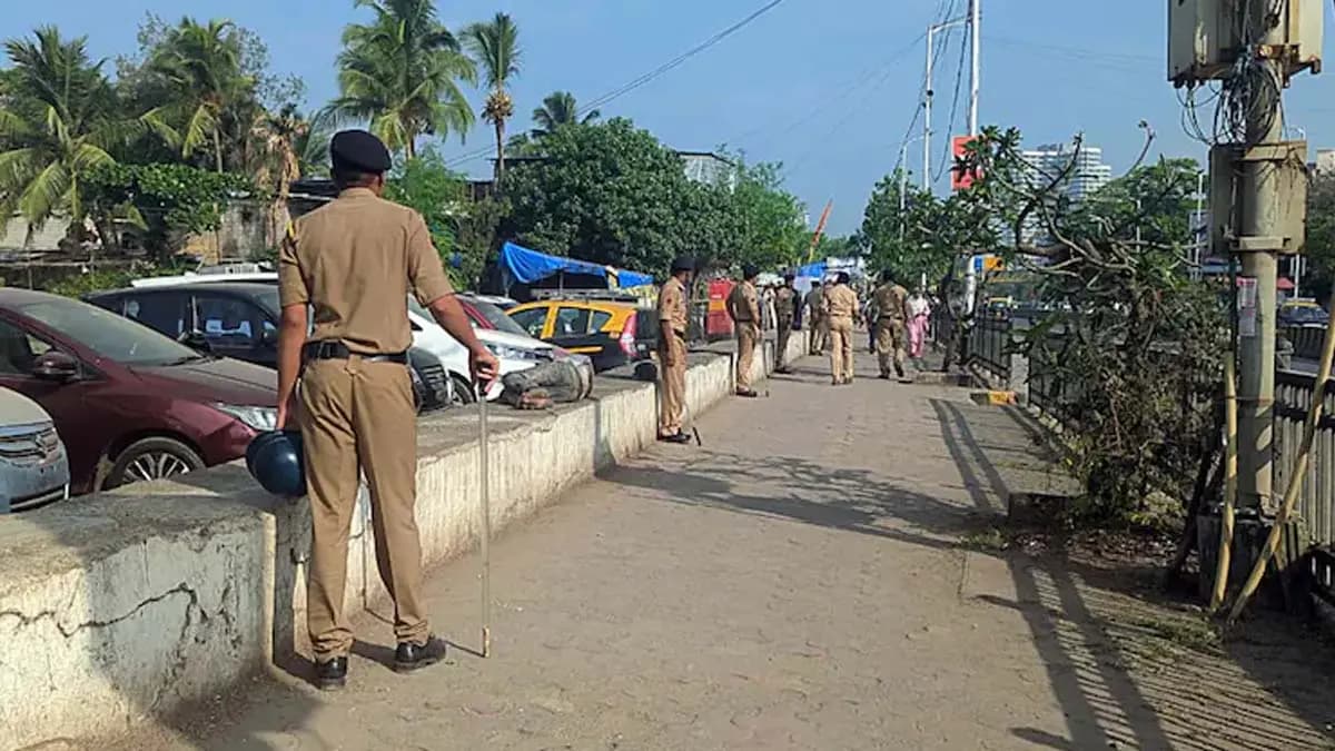 Varanasi man goes to Mumbai attacks teen girl with brick for not taking his calls