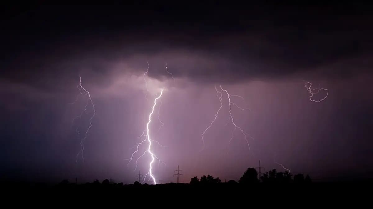 IMD Weather update Thunderstorm Lightning Claim 80 Lives in states