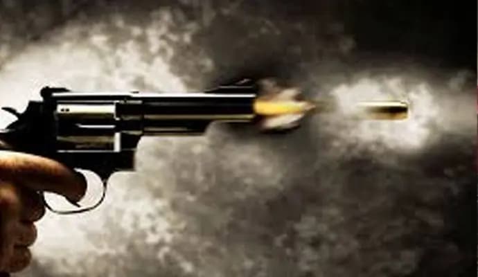 shoot out at sitalkuchi, one tmc leader injured