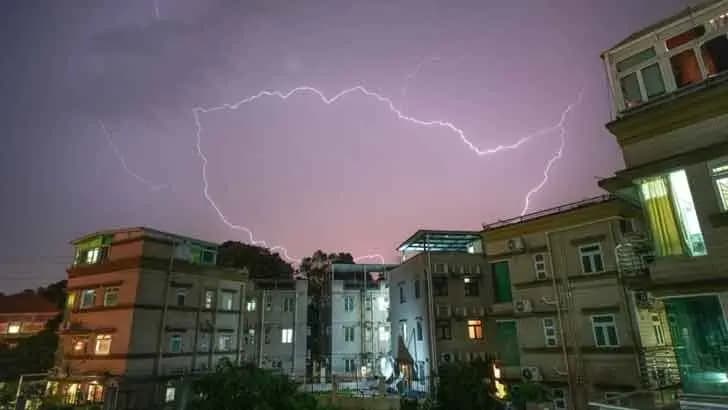Hong Kong lashed by nearly 10,000 lightning strikes overnight