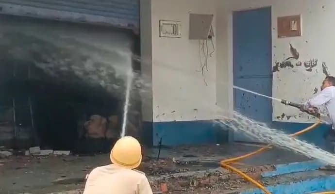 fire broke out in Khargram