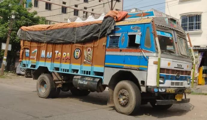accident at bandel, one dies