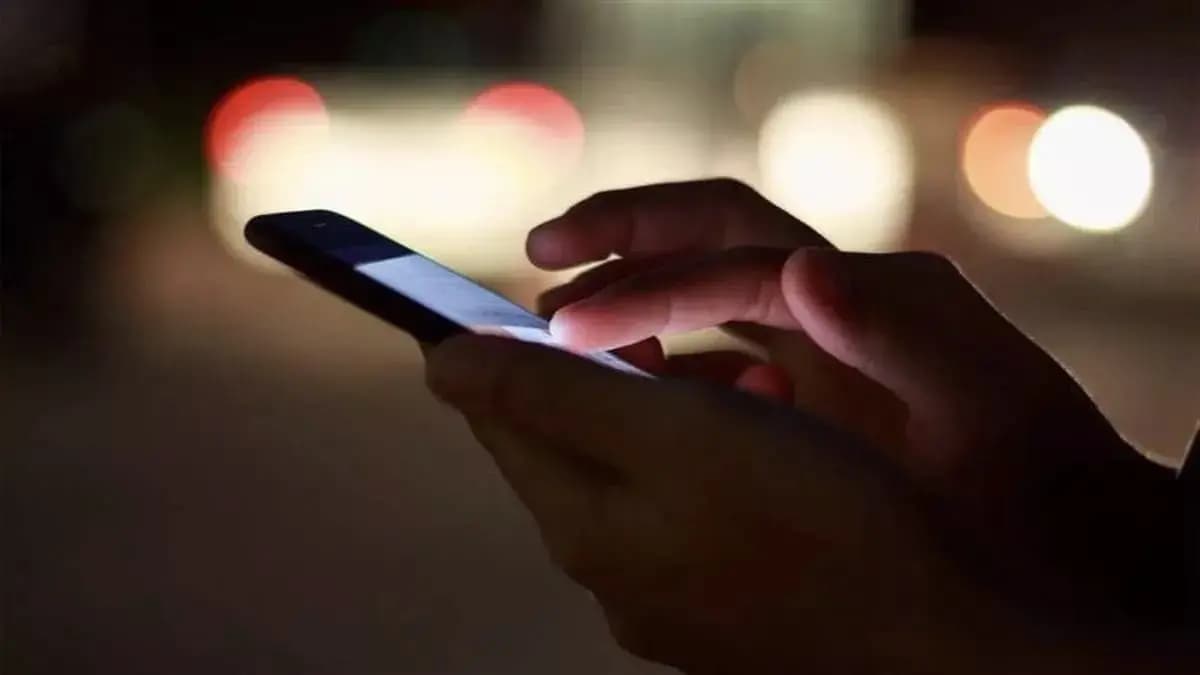 UK Female Teacher Jailed For Sending her Pics To 15 Year Old gnr 