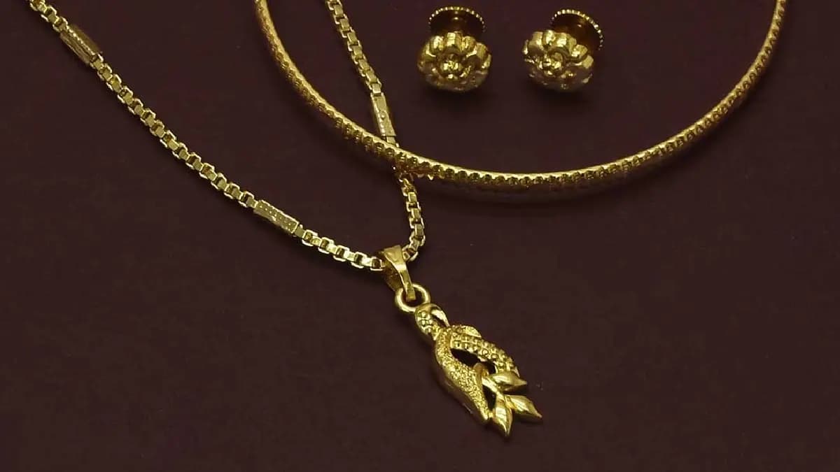 Gold price in kolkata more than delhi today Check 22 Carat Rate In Your City On November 29 gnr 