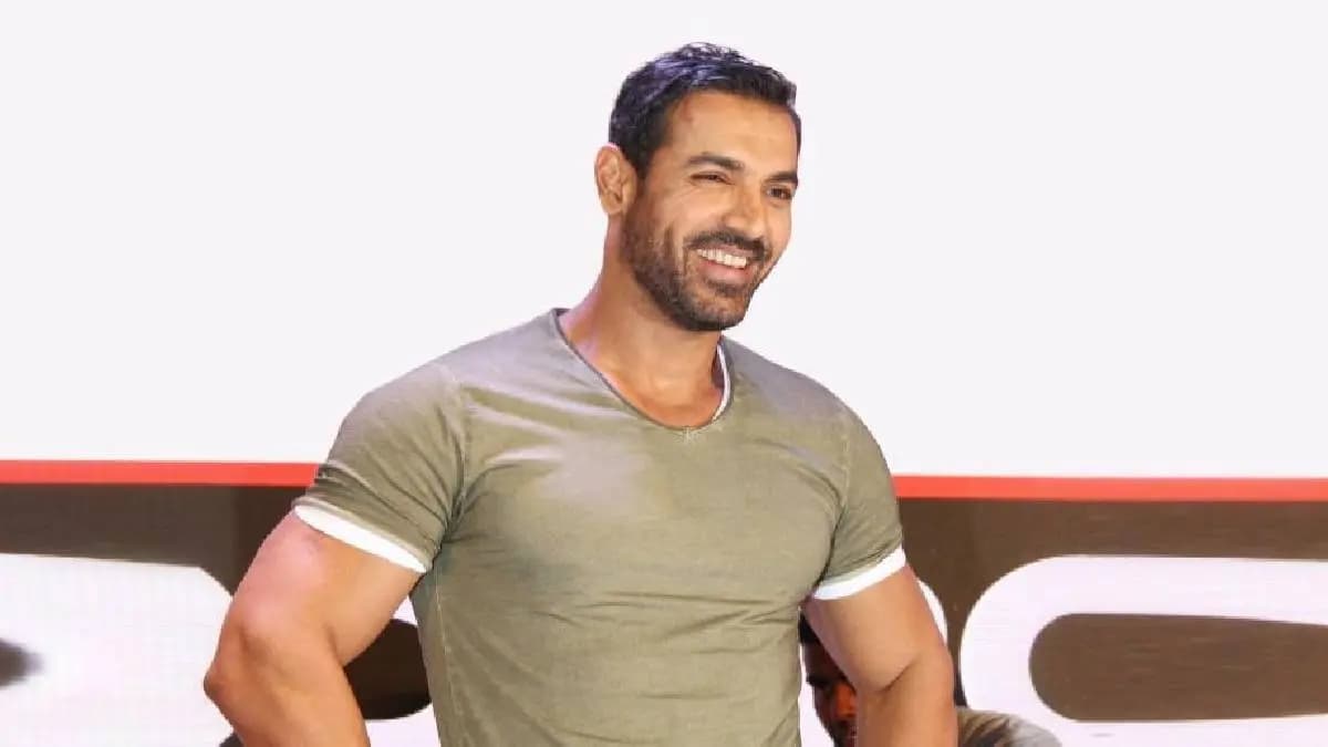 Vivek Agnihotri Slams Anurag Kashyap John Abraham Over Dhan Dhana Dhan Goal
