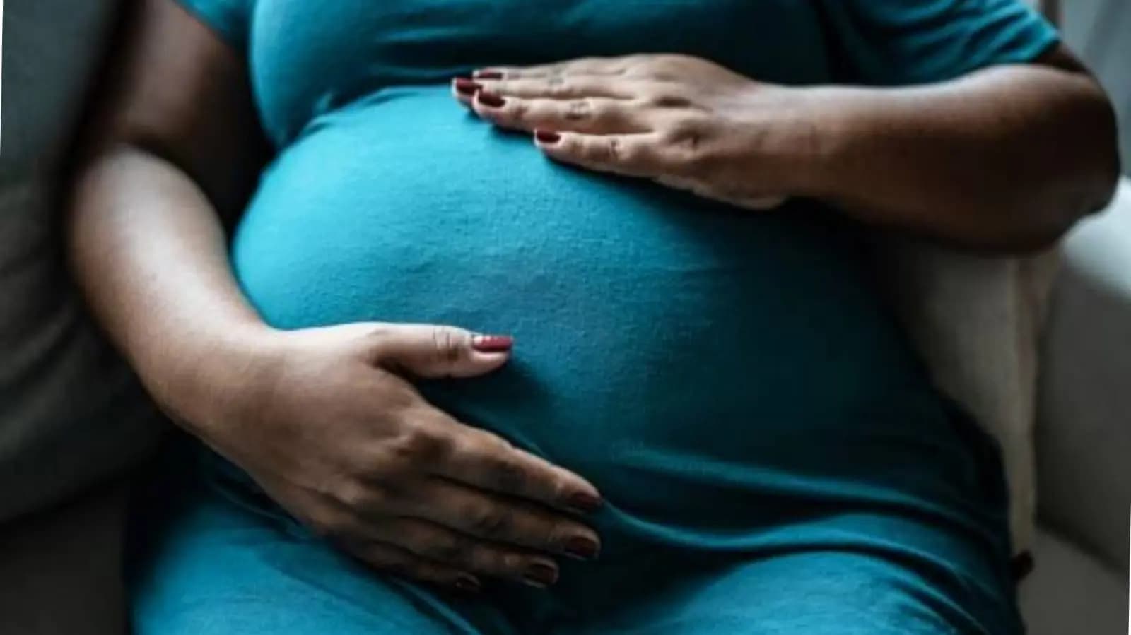 a Canadian named claimed Indian women were flooding Canadas hospitals for childbirth_gnr