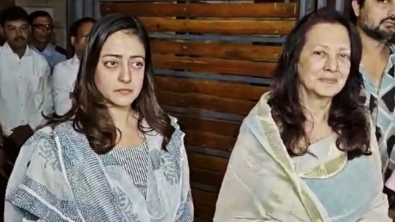  raima sen reacts her father bharat dev varmas death news ent