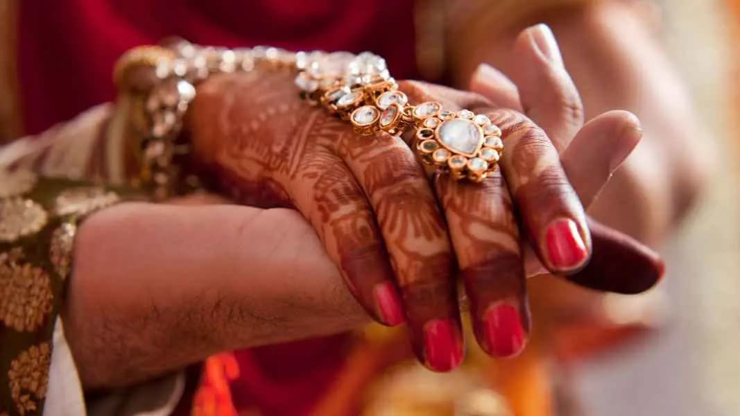 Man Arranges Wifes Wedding To Her Lover After 12 Years Of Marriage gnr 