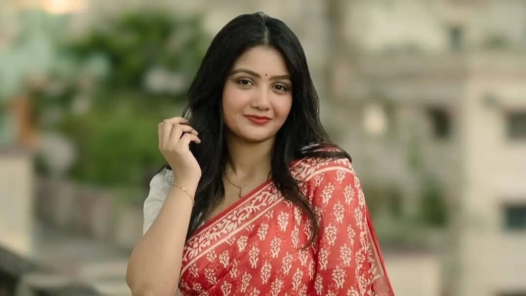 Tollywood actress Alokananda Guha faces a fraud incident 