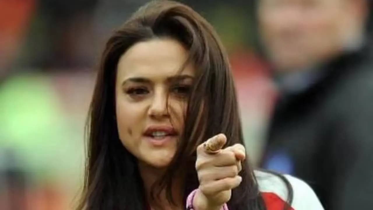 Top Bollywood Entertainment News: Preity Zinta Shares Her Boundaries with Paparazzi