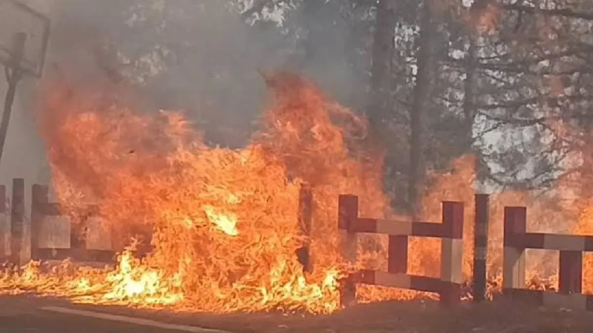 Gas Pipes Catch Fire After Sparks From Overhead Power Line