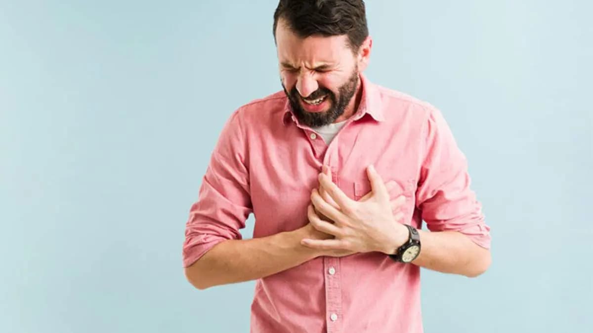 Heart attack gives symptoms before one week how to understand those symptoms lif